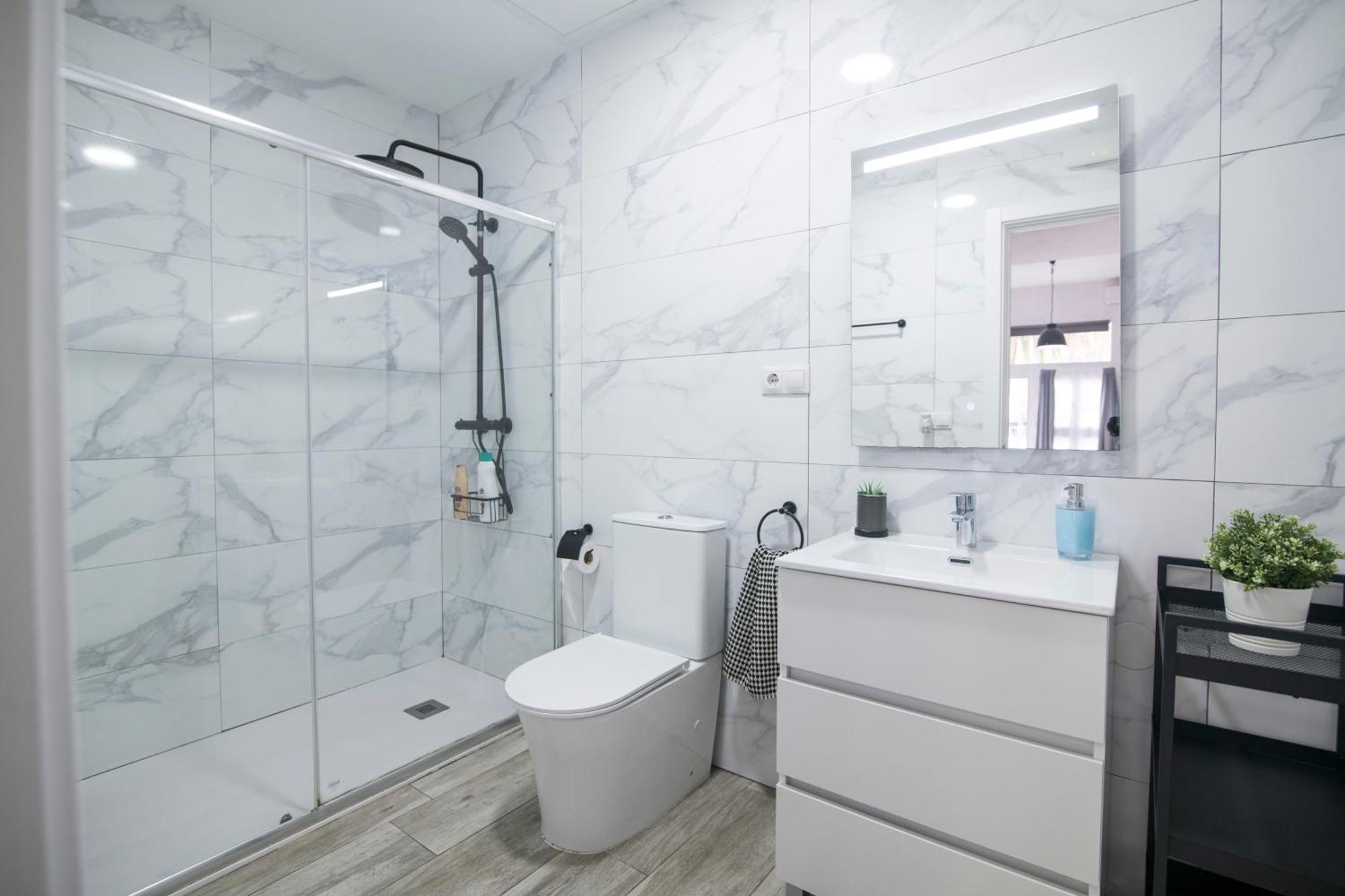 Appartamento Cozy Loft In Valenza Esterno foto