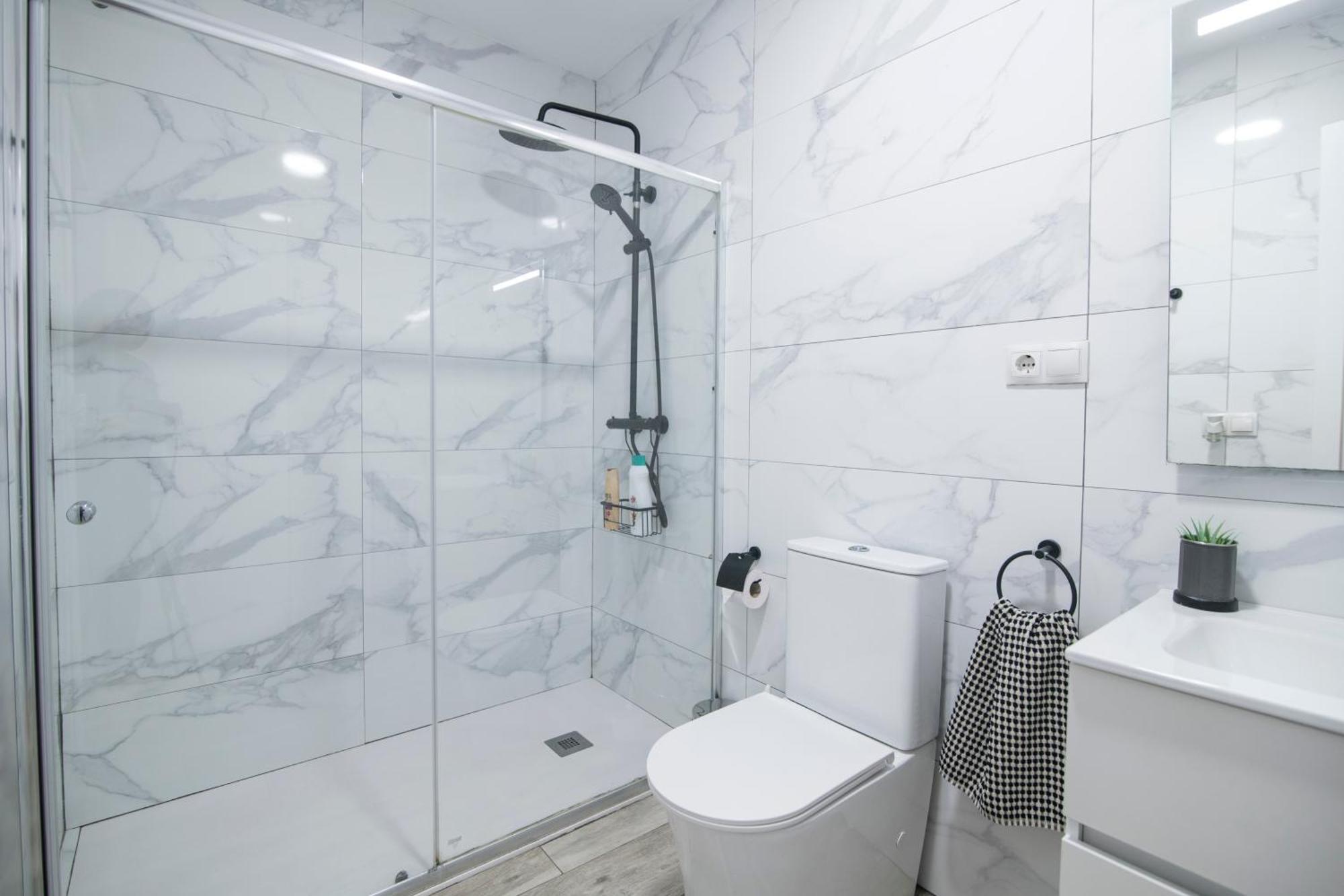 Appartamento Cozy Loft In Valenza Esterno foto