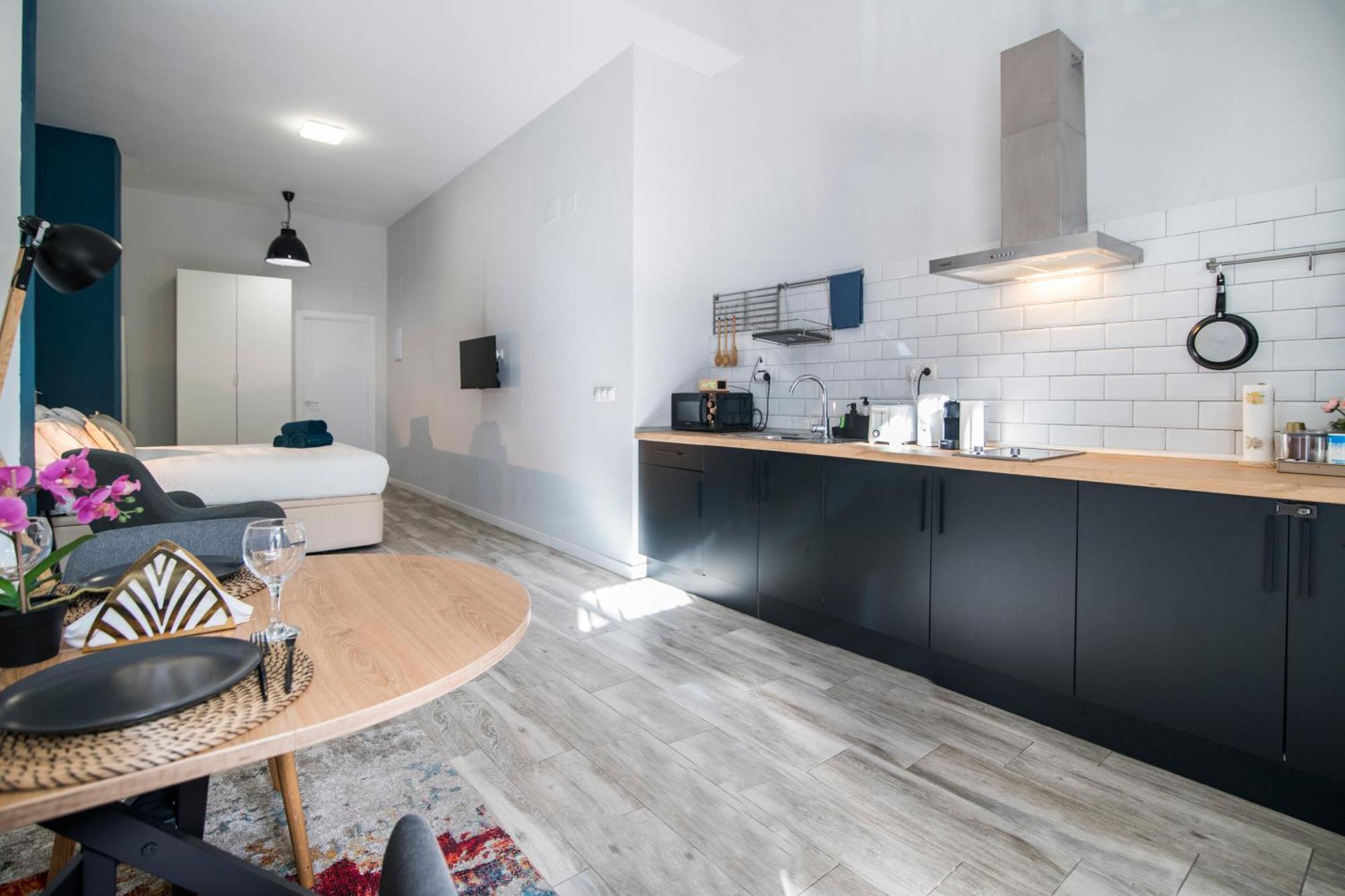 Appartamento Cozy Loft In Valenza Esterno foto