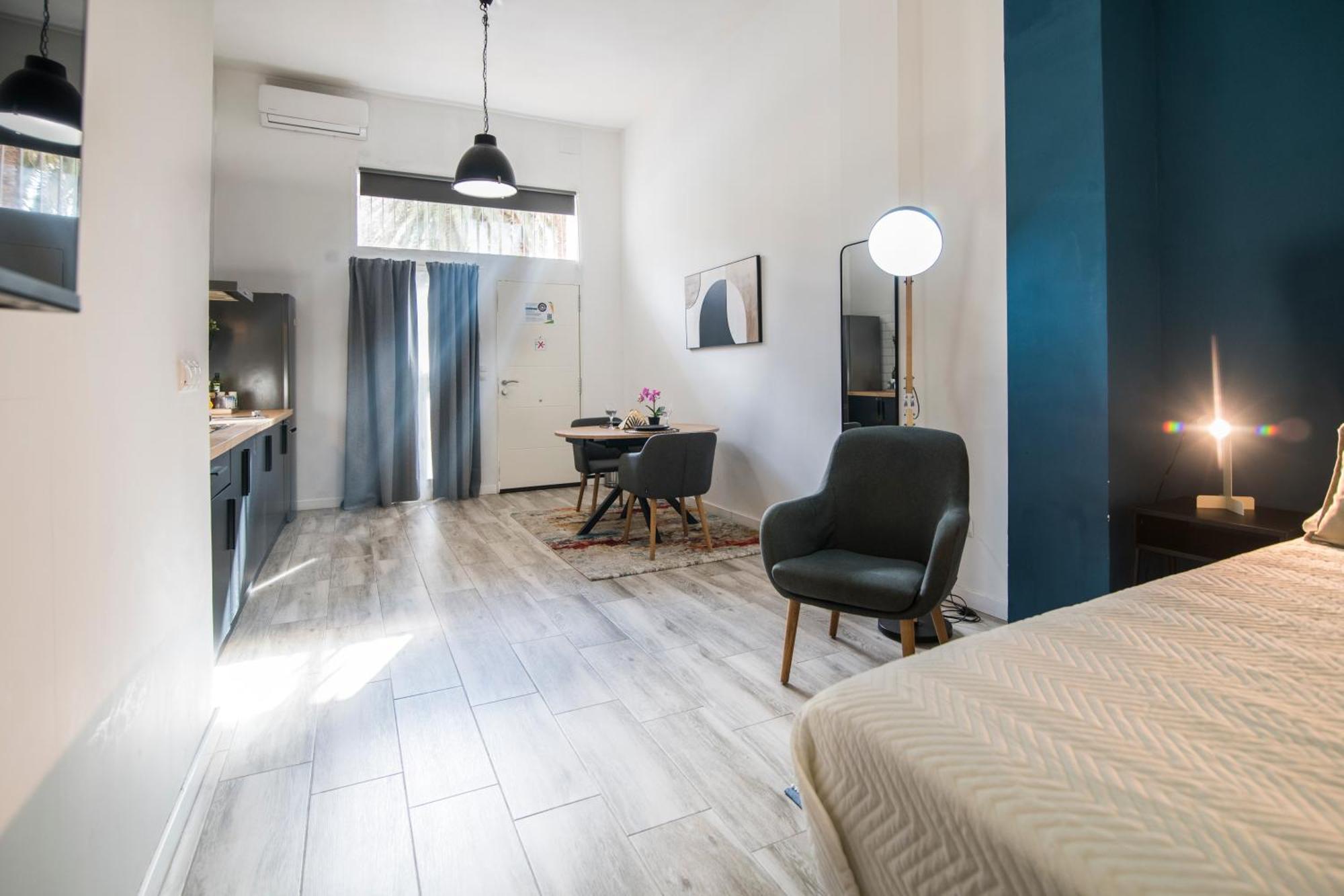 Appartamento Cozy Loft In Valenza Esterno foto