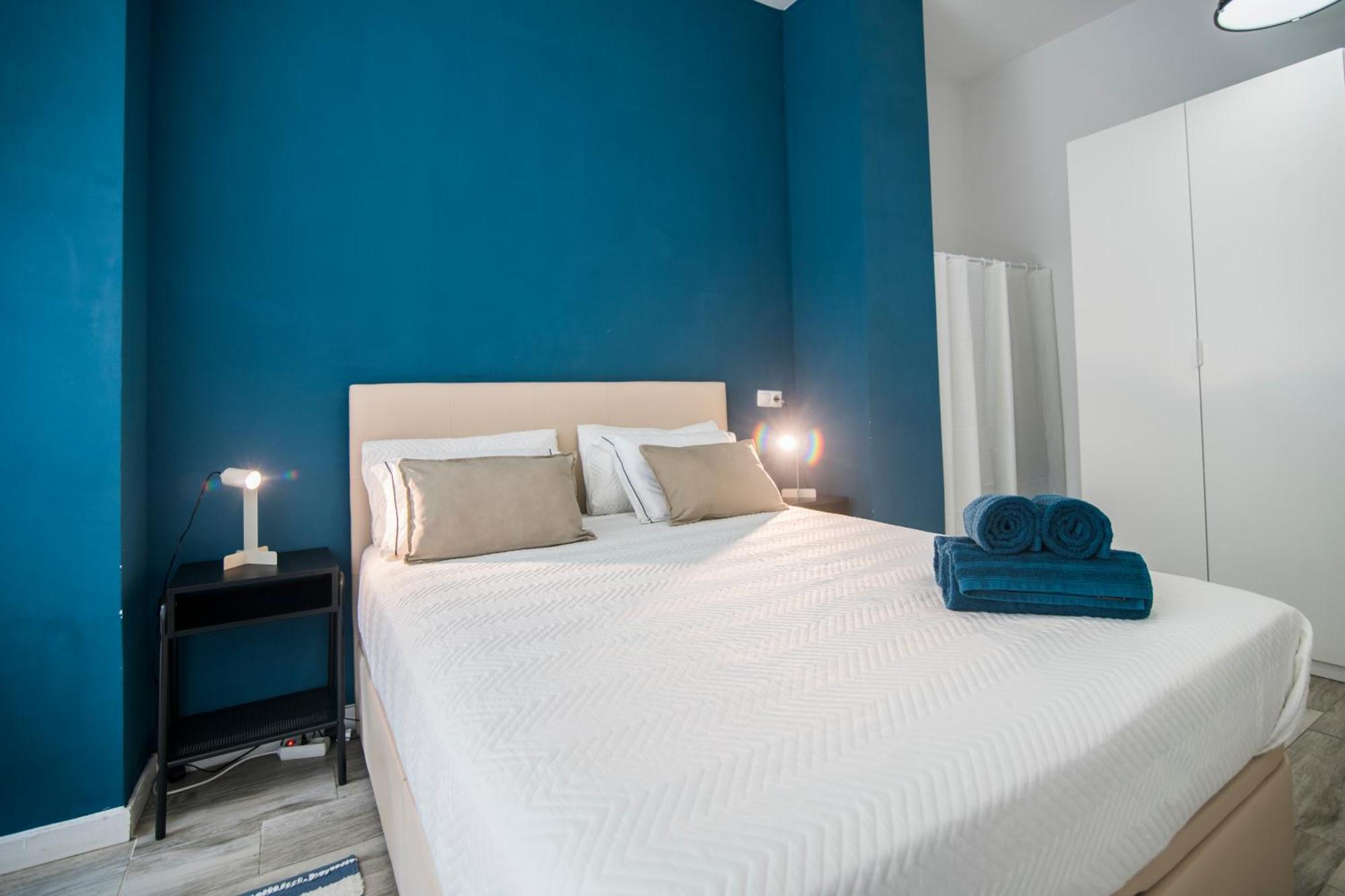 Appartamento Cozy Loft In Valenza Esterno foto
